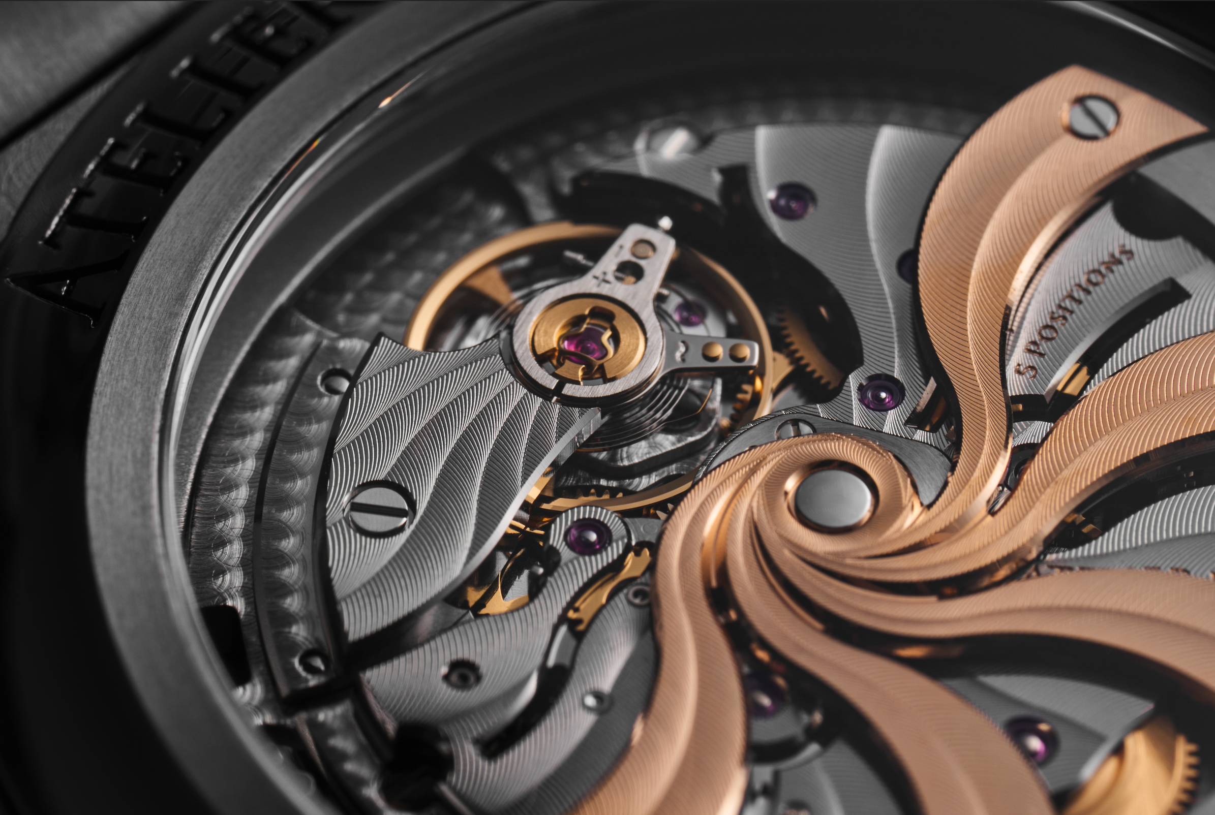 Atelier Wen präsentiert INFLECTION, die erste in Serie gefertigte Uhr mit einem Armband, das vollständig aus Tantal besteht.